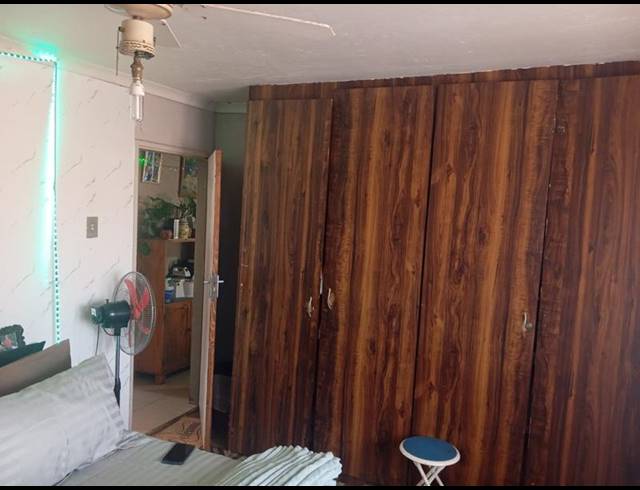 3 BEDROOM HOUSE FOR SALE IN THOKOZA EXT 2